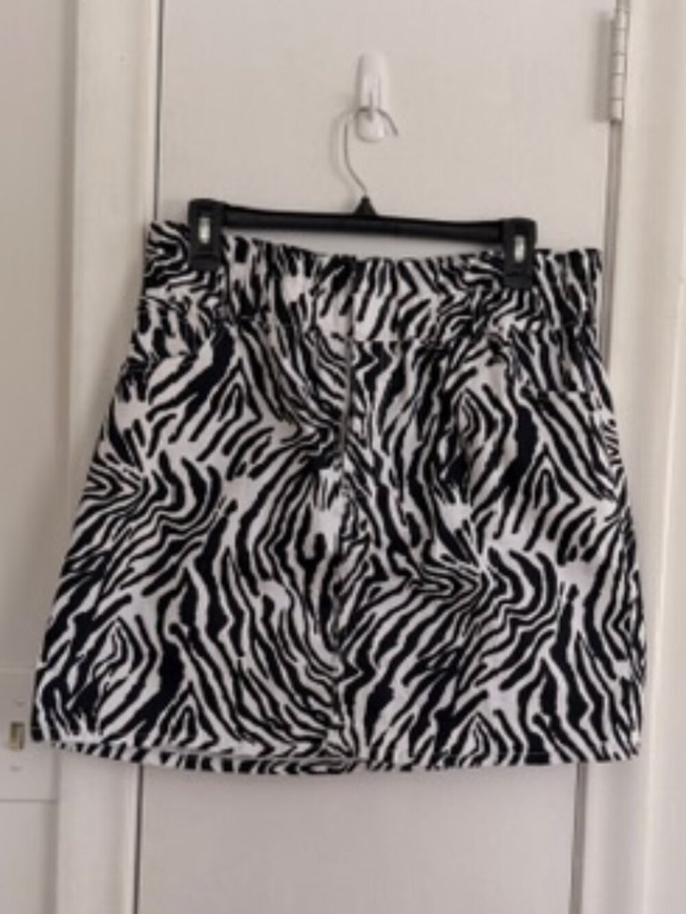 Bar III Zebra Print Mini Skirt – Women’s Size 12